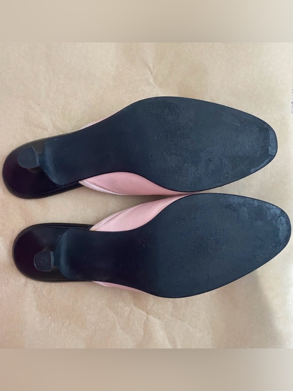 CHANEL Pink and Black Leather Two-Tone Ballet Mules Vtg Chanel Pink Heels Shoes - Picture 4 of 6